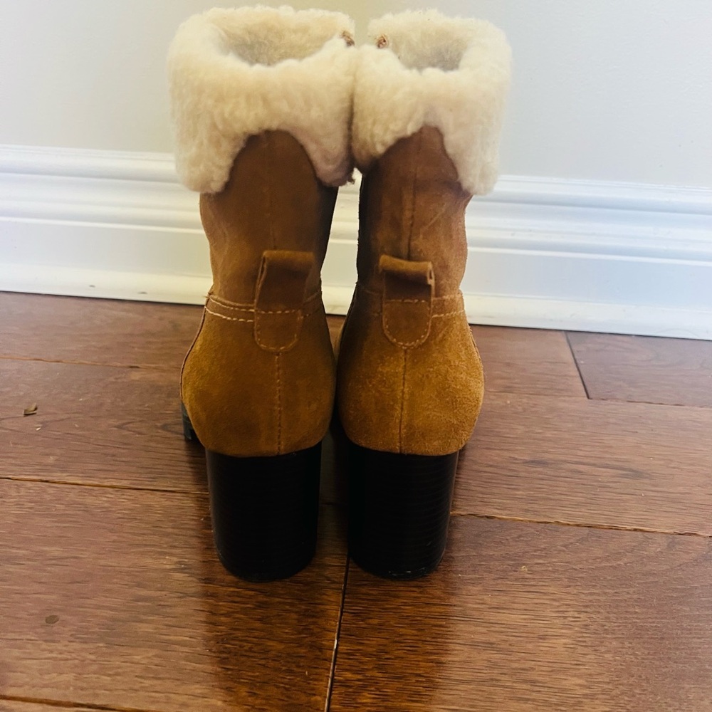 Blonde 7.5 Women's Tan Suede Ankle Boots with Cream Fur Lining like new! - Picture 4 of 11